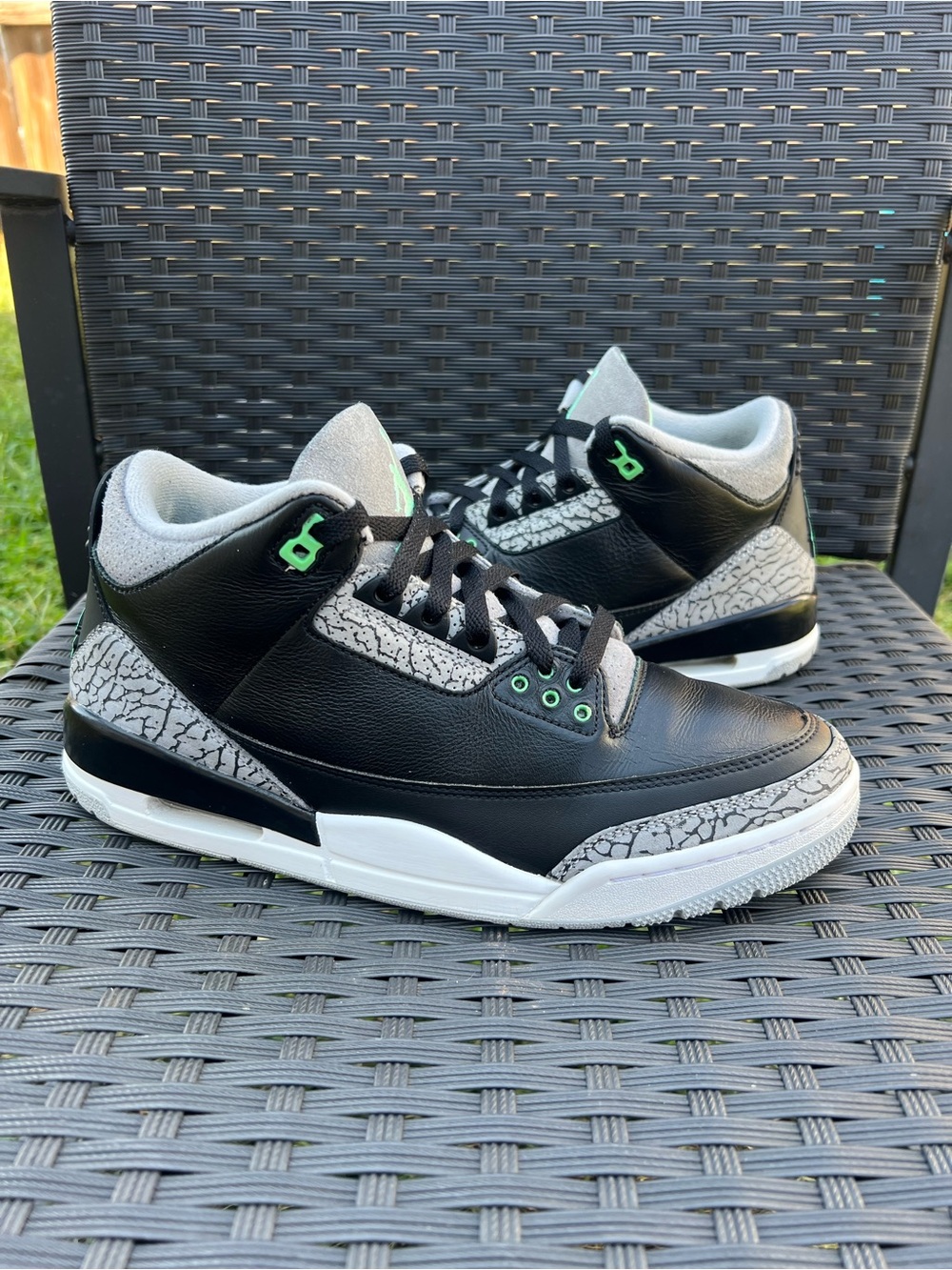 Air Jordan 3 Green Glow size 10 Men’s